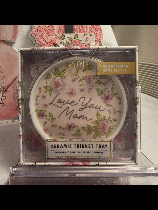 Style Diva Other - Love You Mom Floral Ceramic Trinket Tray